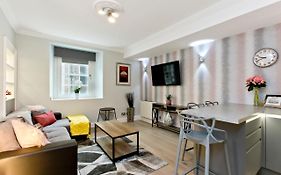 Ultra Modern, West End Village, Refurbished 1 Bed